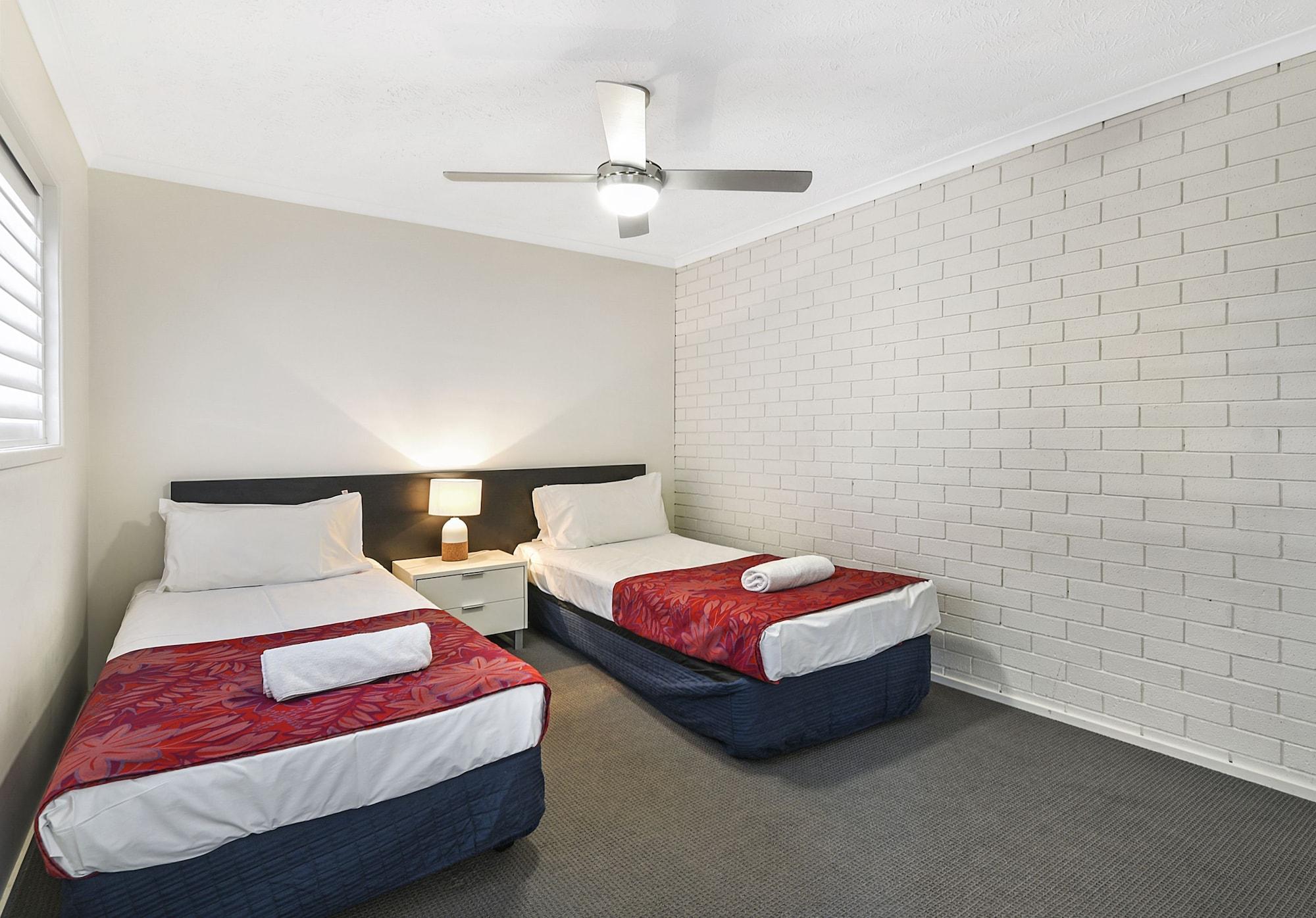 Broadbeach Travel Inn Apartments Gold Coast Extérieur photo