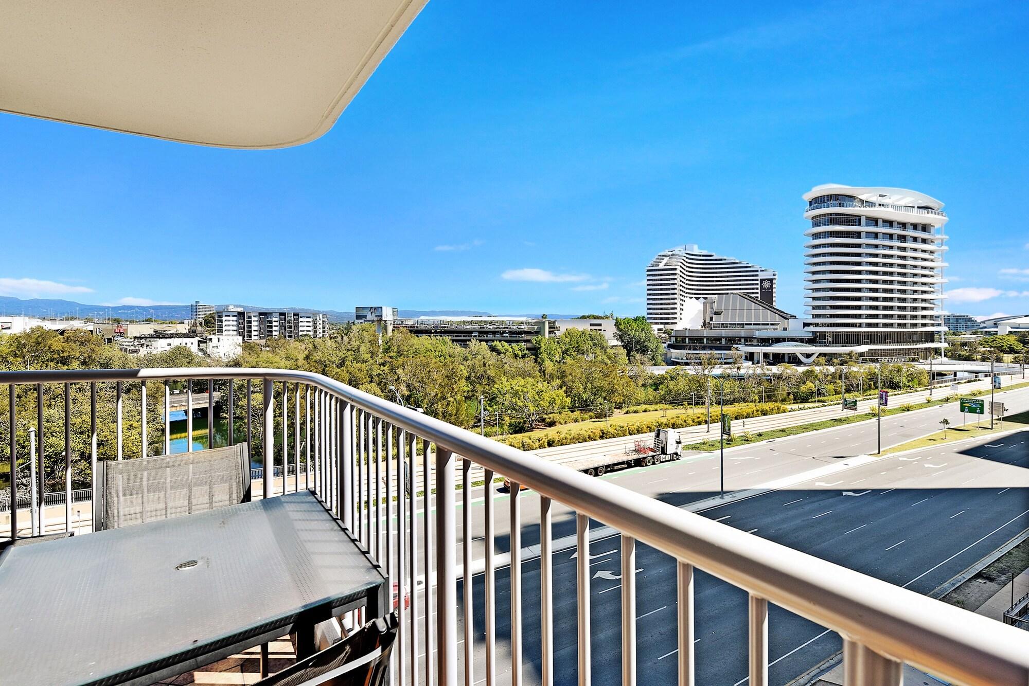 Broadbeach Travel Inn Apartments Gold Coast Extérieur photo