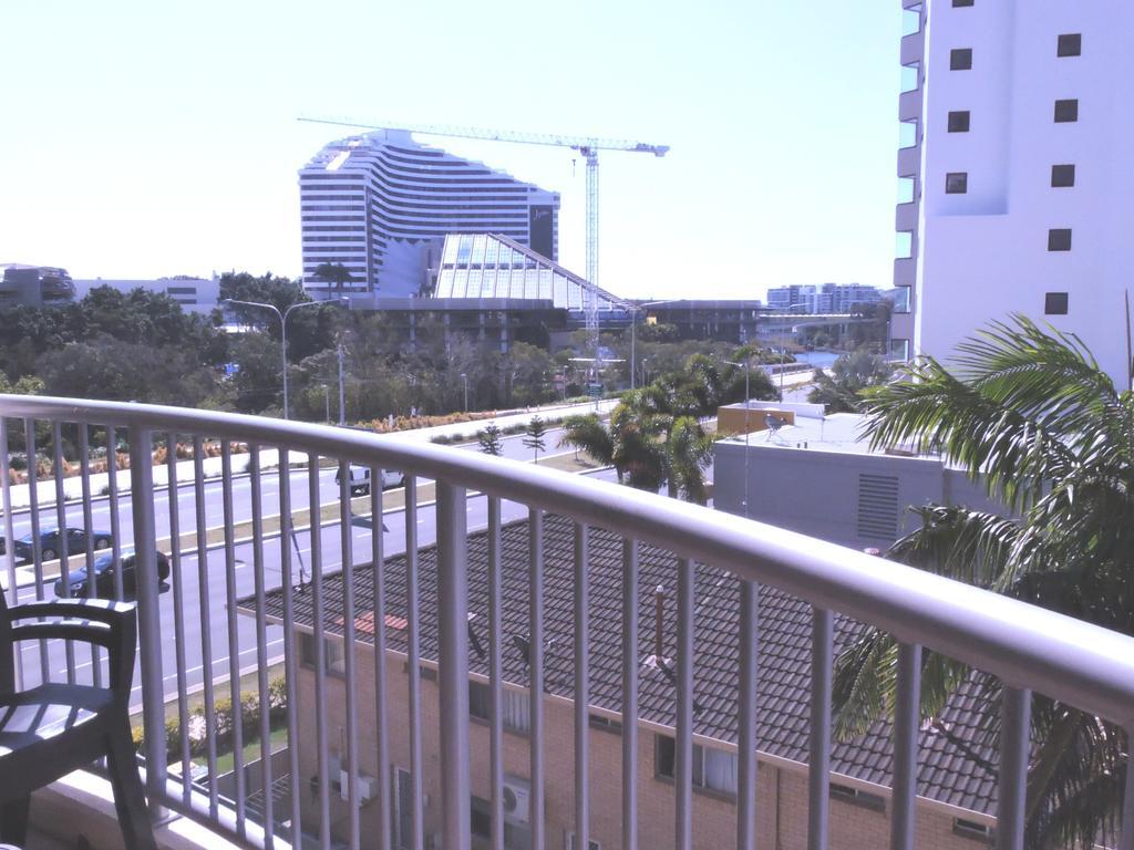 Broadbeach Travel Inn Apartments Gold Coast Extérieur photo