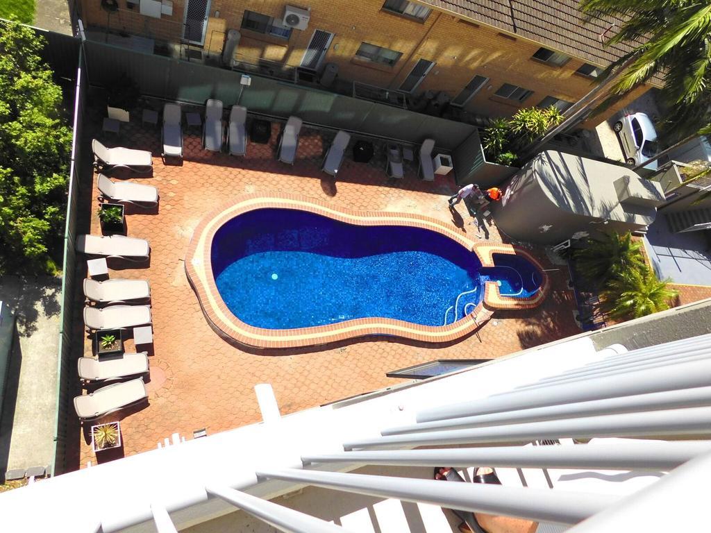 Broadbeach Travel Inn Apartments Gold Coast Extérieur photo