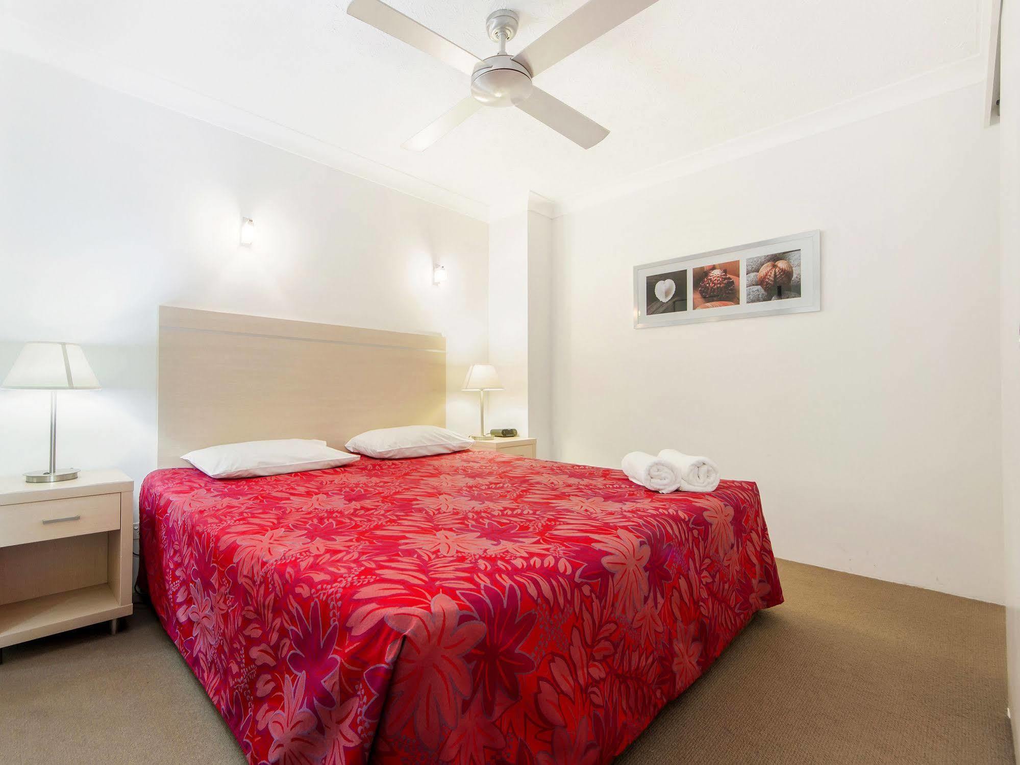 Broadbeach Travel Inn Apartments Gold Coast Extérieur photo